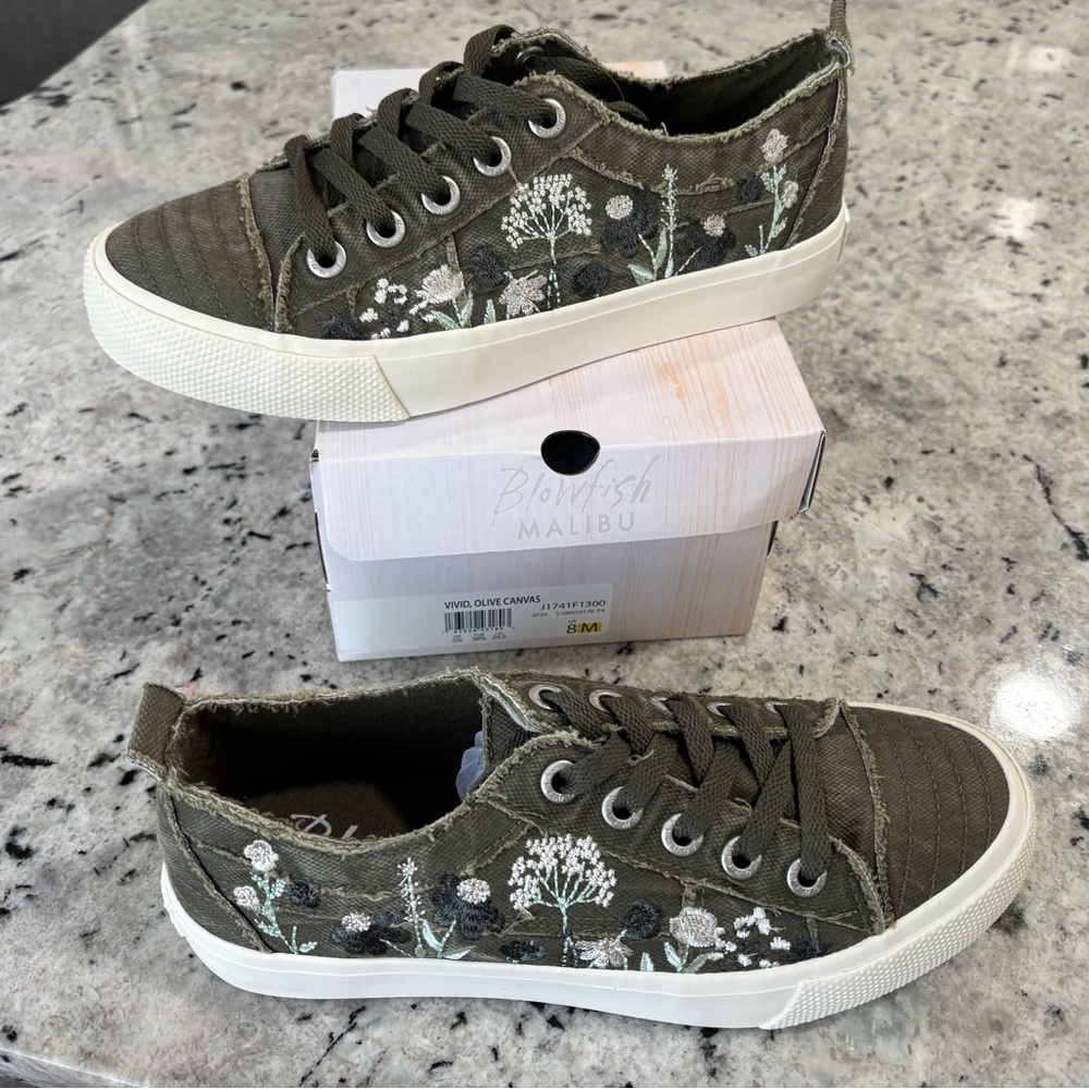 Blowfish Women's Dark Green Floral Sneakers - Picture 2 of 5